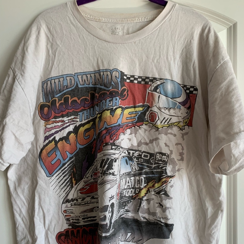 Short sleeve graphic tshirt